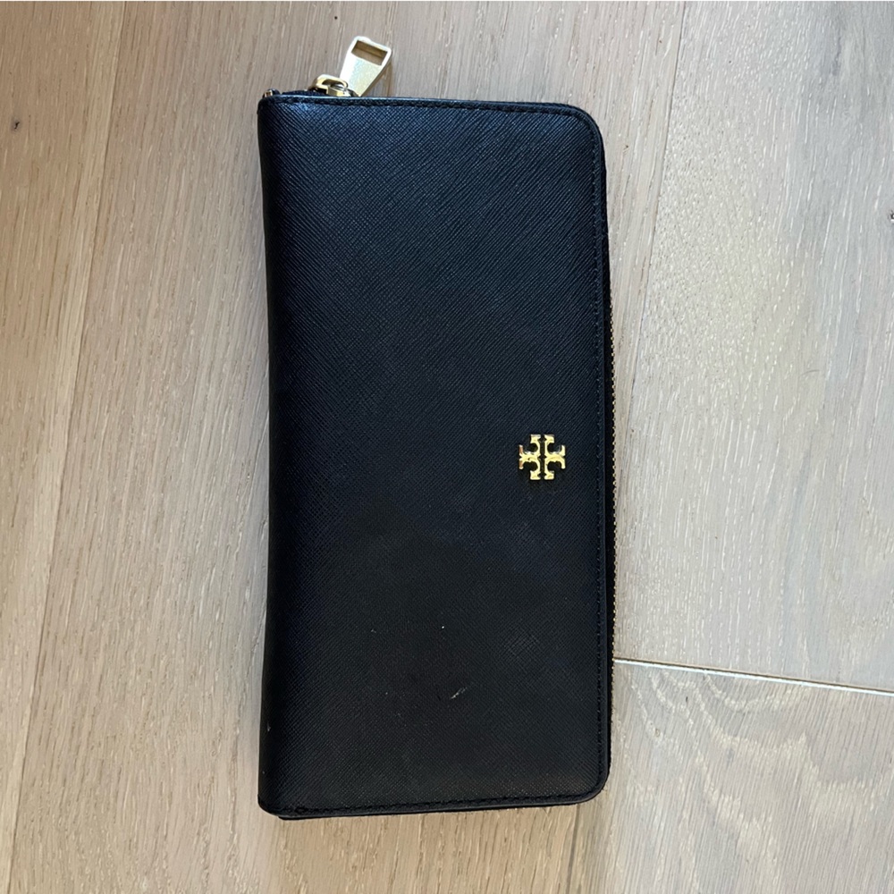 Tory Burch Black Leather Wallet